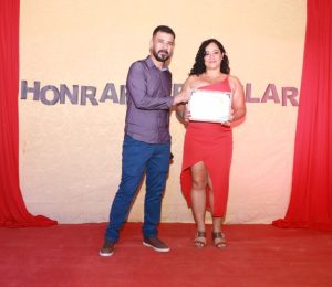 Keyciane Satilho é a melhor da sua categoria de designe de cílios aponta pesquisa realizada em União Bandeirantes.