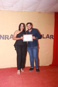 Maiony Rozeno, Studio Nails é a melhor na categoria de designer de unhas aponta pesquisa.