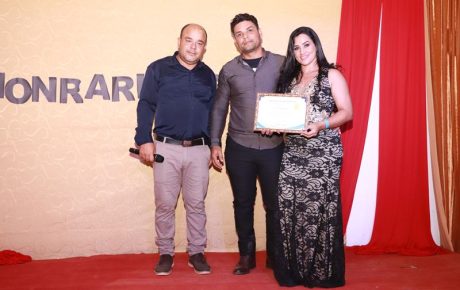 Sara Satilho é homenageada em evento de honraria popular, na categoria de estética e micro pigmentação.